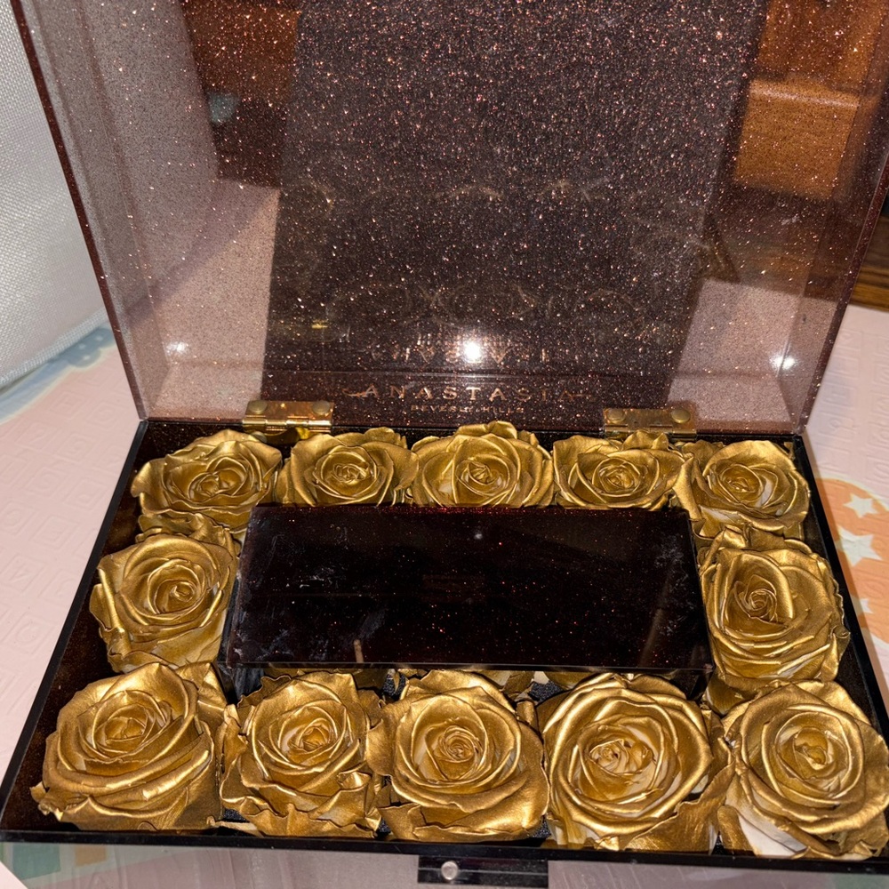 RARE Anastasia Beverly Hills Gold Forever Roses Glitter Gift Box with Tray.